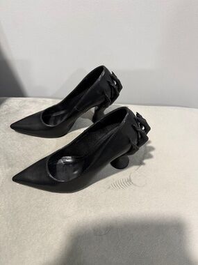 AZALEA WANG BKACK HEEL